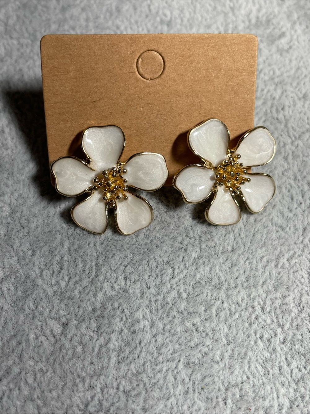 White Enamel Floral Statement Stud Earrings Gold Accents 1" NEW